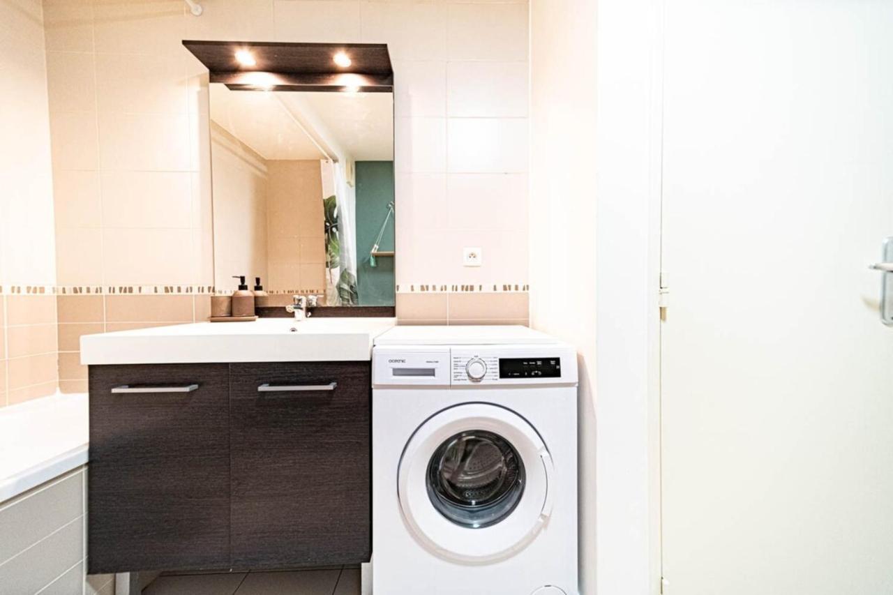 Le Petit Montel- Studio Avec Garage-Metro Valmy Лион Экстерьер фото