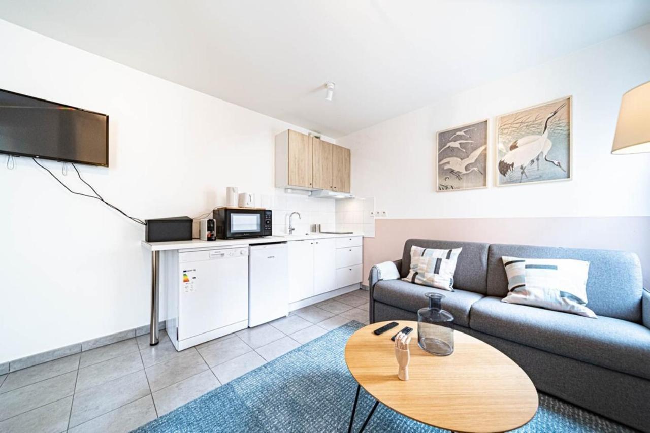 Le Petit Montel- Studio Avec Garage-Metro Valmy Лион Экстерьер фото