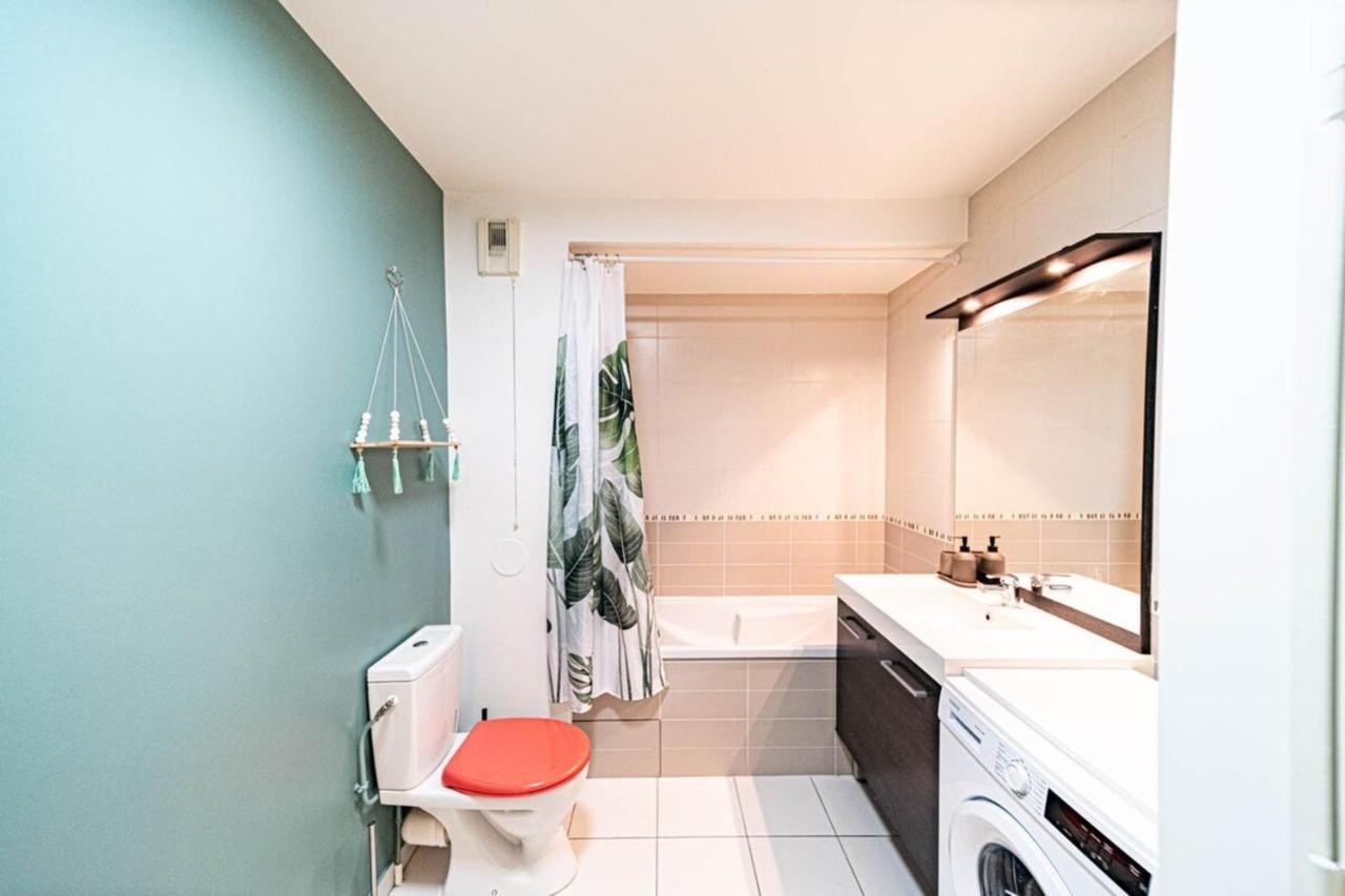 Le Petit Montel- Studio Avec Garage-Metro Valmy Лион Экстерьер фото