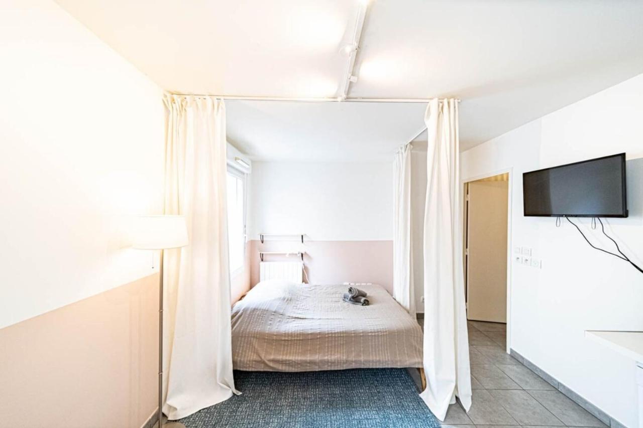 Le Petit Montel- Studio Avec Garage-Metro Valmy Лион Экстерьер фото