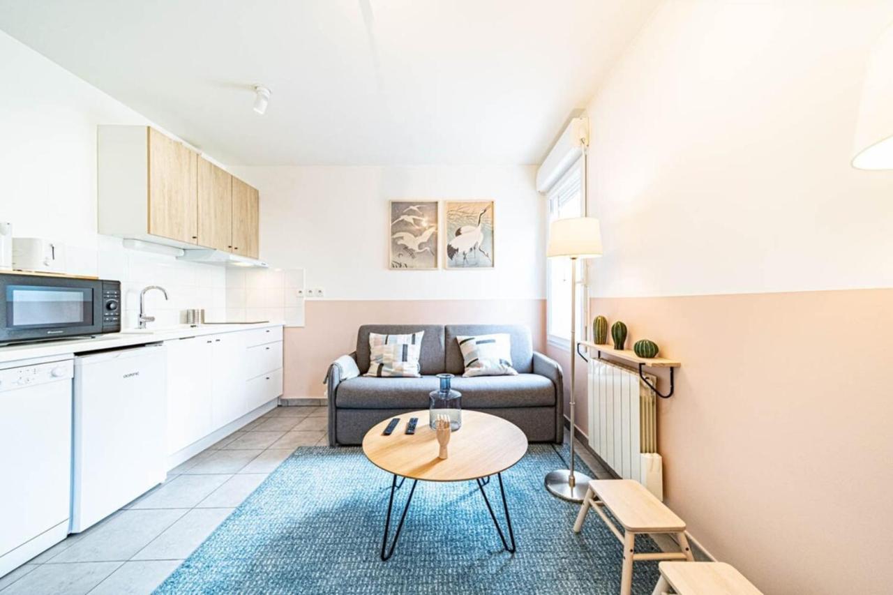 Le Petit Montel- Studio Avec Garage-Metro Valmy Лион Экстерьер фото